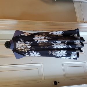 Black floral petite flowy dress